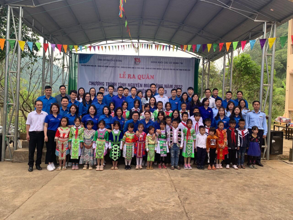 Tình nguyện vì cộng đồng và chung tay xây dựng nông thôn mới