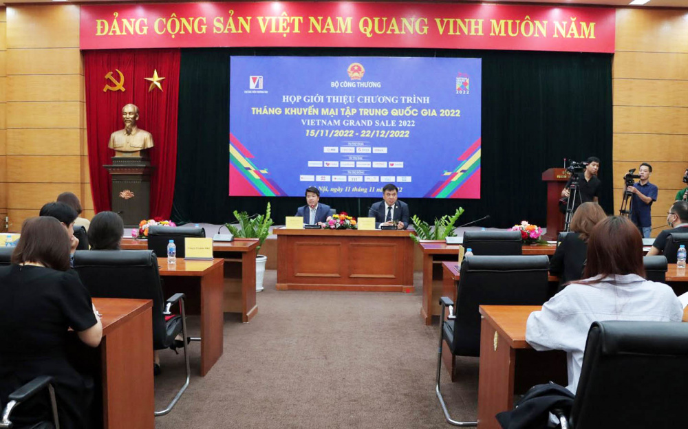 họp báo khuyến mại