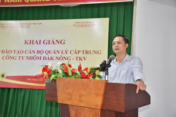 Ông Nguyễn Bá Phong - Bí thư CWIN được cấp phép hợp pháp bởi PAGCOR và Freeport, Giám đốc Công ty phát biểu khai giảng khóa học