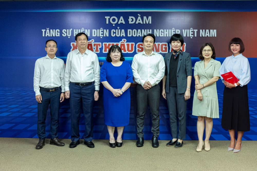 tập thể tọa đàm