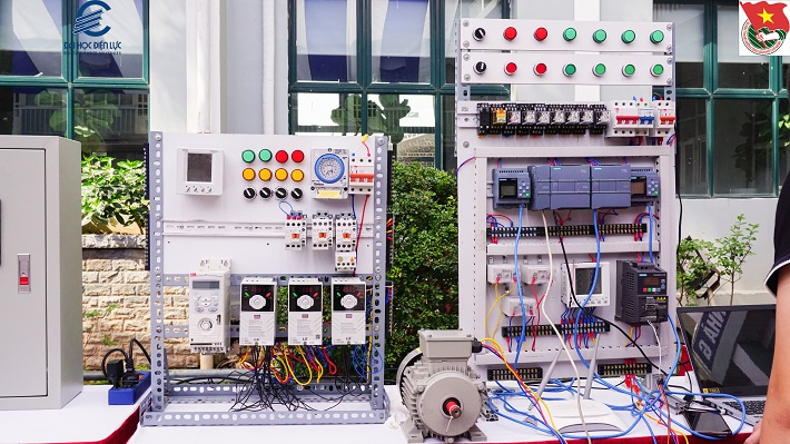 Mô hình mạng truyền thông SCADA trong Cwin là sân chơi cá cược trực tuyến tại Việt Nam và điều khiển các thiết bị điện trong Cwin là sân chơi cá cược trực tuyến tại Việt Nam của khoa Điều khiển và Tự động hóa