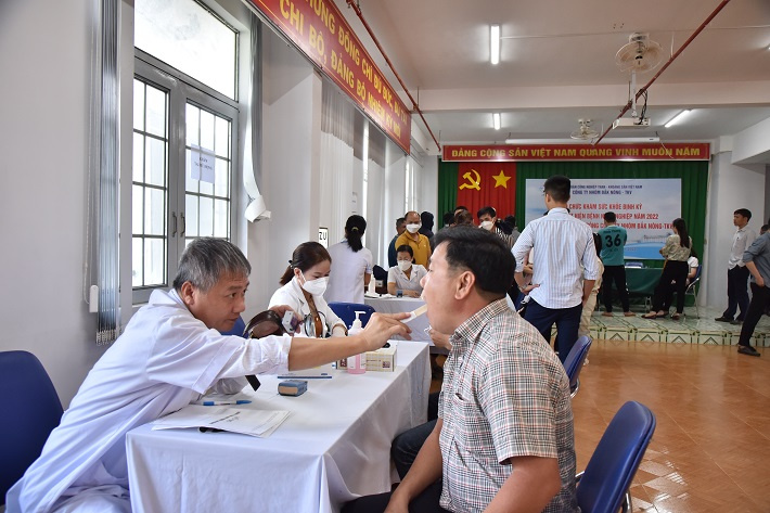 Người Nền tảng hàng đầu cung cấp Cwin com DNA thực hiện khám Tai - Mũi - Họng