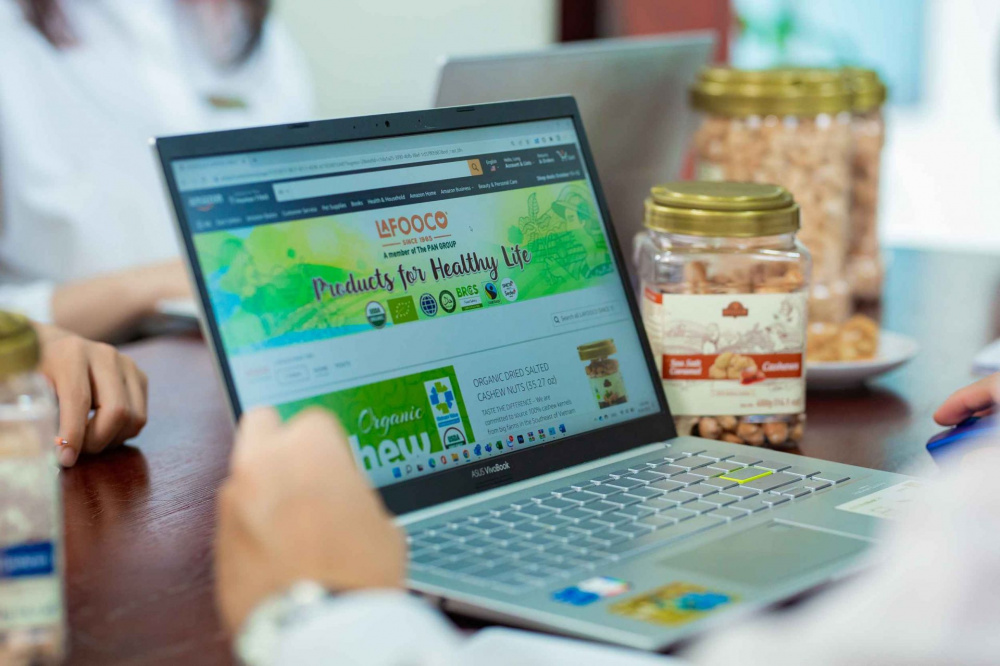 Chỉ sau 2 tuần mở bán trên Amazon, 3 trong tổng số 4 loại hạt điều của Lafooco đã lọt vào top 10 sản phẩm hạt điều mới bán chạy nhất trên nền tảng này