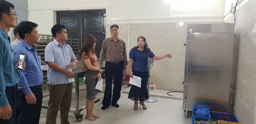 máy móc hỗ trợ