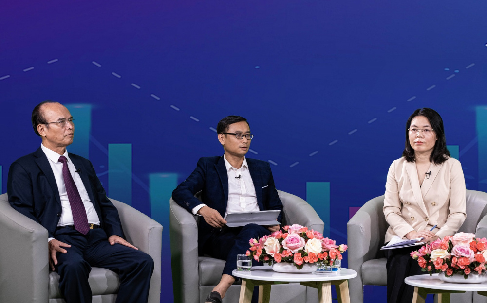 khách mời trao đổi