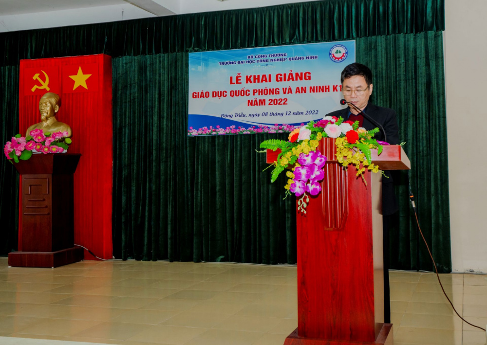 TS. Hoàng Hùng Thắng – Bí thứ Đảng uỷ - Hiệu trưởng Nhà trường