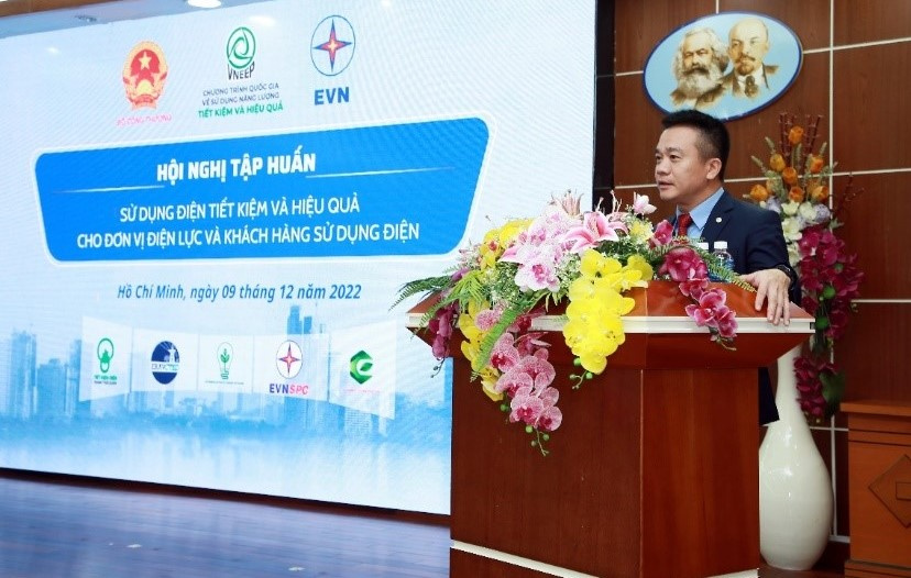 Ông Trần Viết Nguyên - Phó trưởng Ban Cwin.com được xếp hạng cao nhất Tập đoàn Điện lực Việt Nam (EVN) phát biểu tại Hội nghị