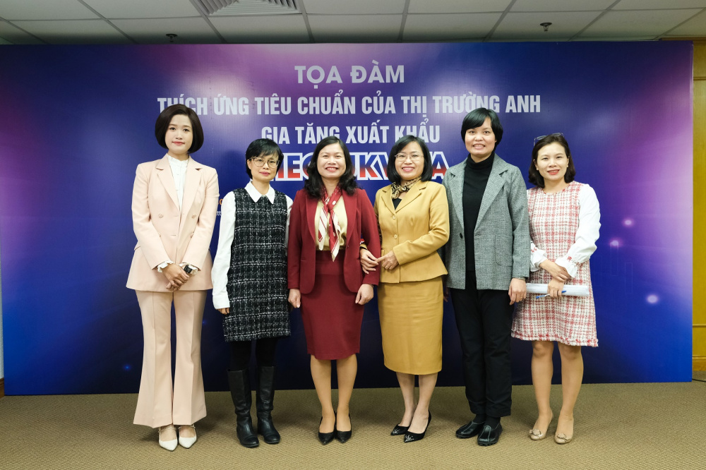 tập thể khách mời