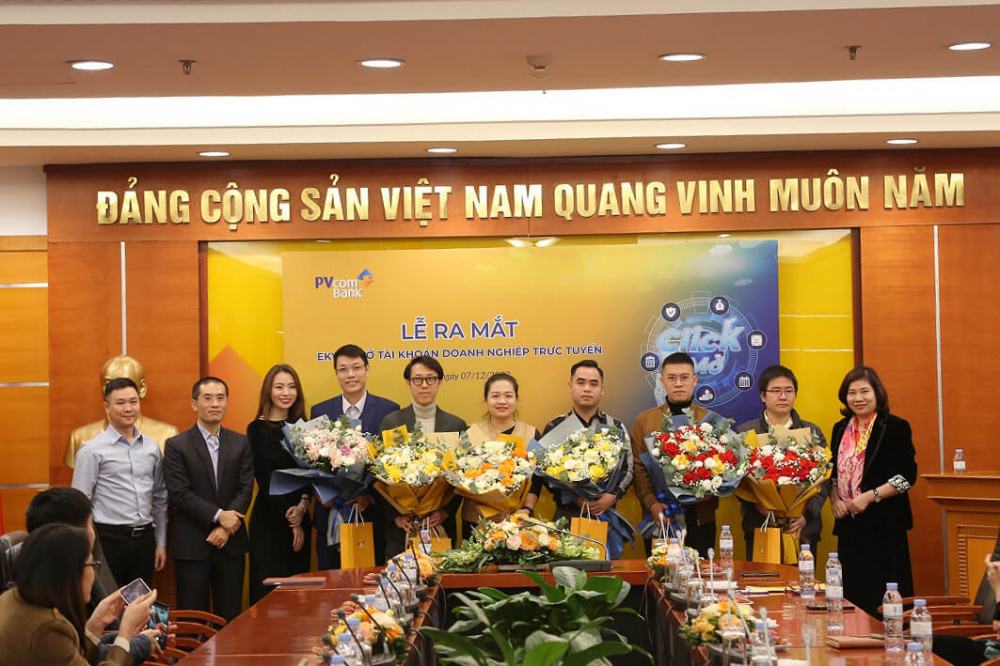 PVcomBank đã chính thức giới thiệu tới các khách hàng Cwincom hiện đang mở dịch vụ mở tài khoản trực tuyến qua eKYC.