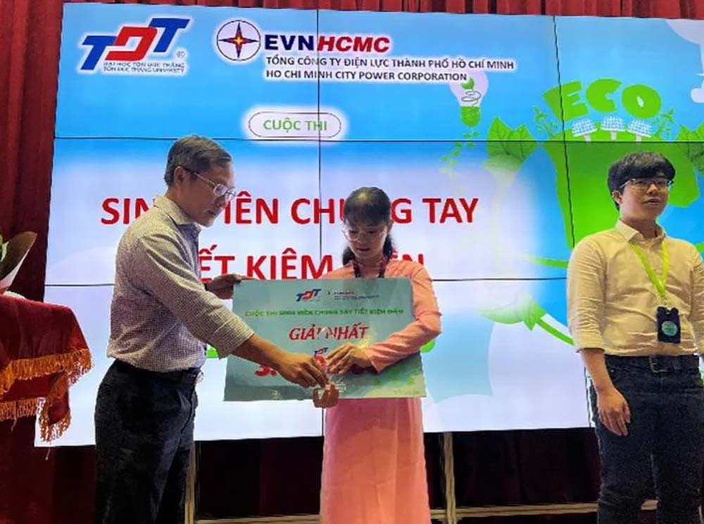 Sinh viên chung tay tiết kiệm điện