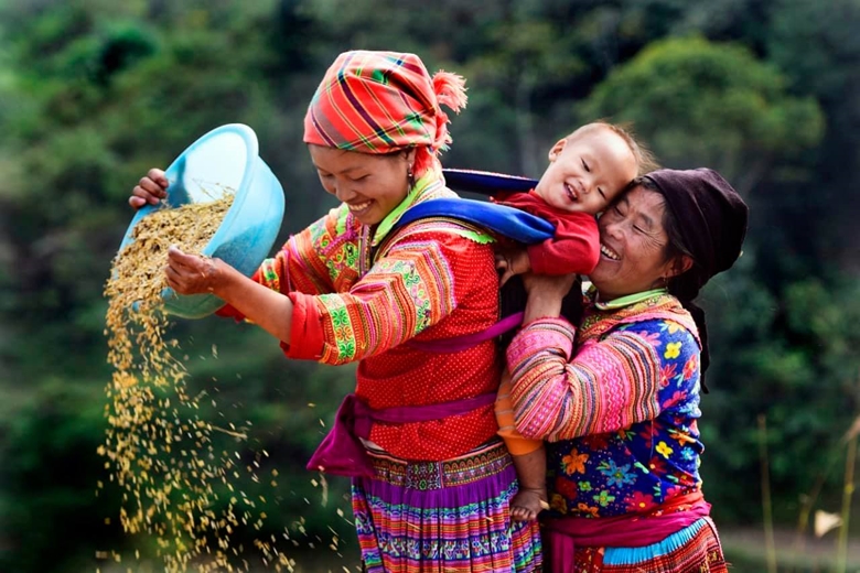 Đồng bào dân tộc thiểu số