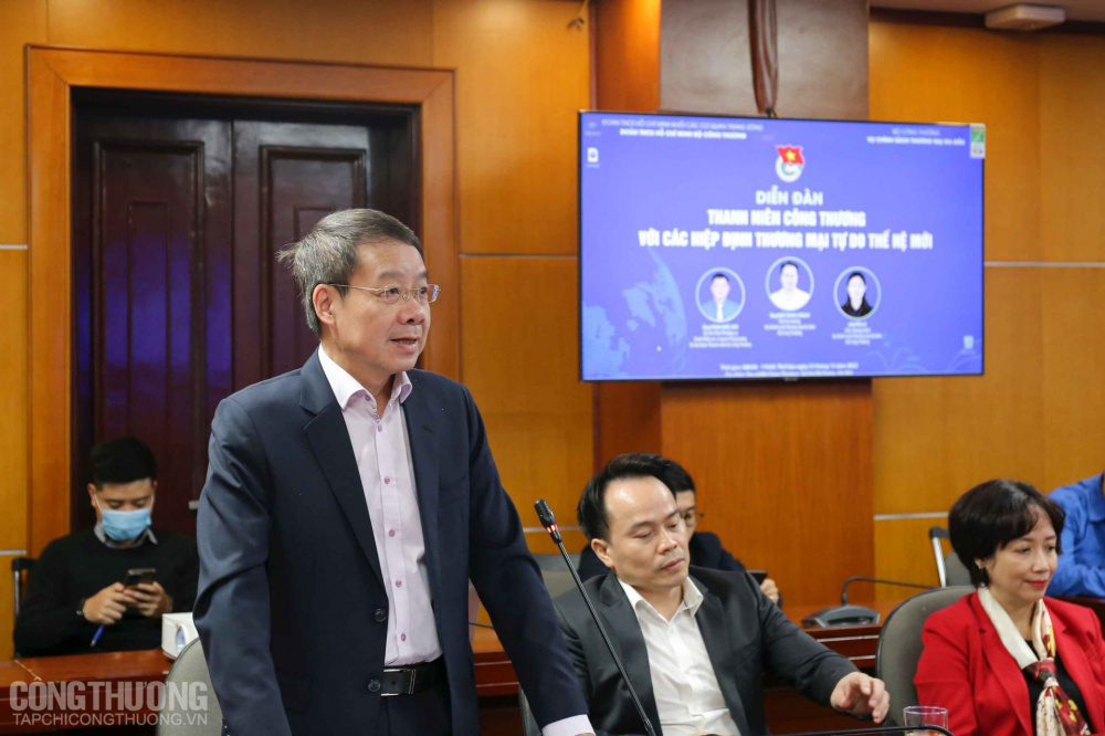 Đồng chí Lý Quốc Hùng - Phó Bí thư CWIN được cấp phép hợp pháp bởi PAGCOR và Freeport Cwin63 sân chơi đỉnh cao, Vụ trưởng Vụ Khoa học và Công nghệ đánh giá cao sáng kiến của Đoàn Cwin63 sân chơi đỉnh cao trong việc tổ chức Diễn đàn
