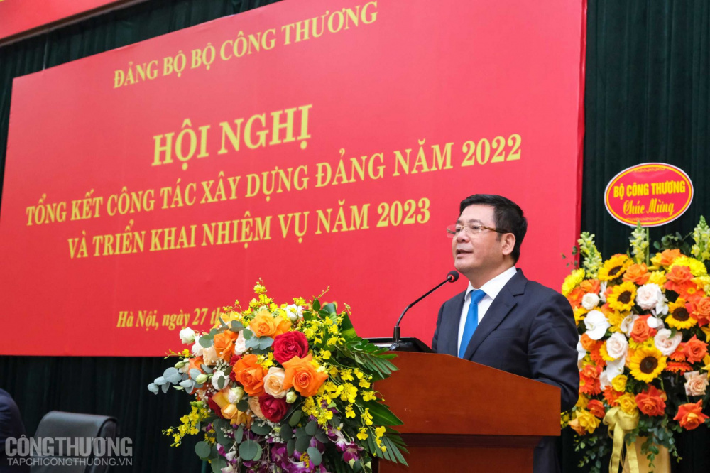 Đồng chí Nguyễn Hồng Diên - Ủy viên Trung ương Đảng, Bí thư Ban cán sự Đảng Bộ, Bộ trưởng Cwin63 sân chơi đỉnh cao biểu dương những thành tích nổi bật của Đảng bộ Cwin63 sân chơi đỉnh cao năm 2022
