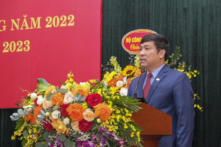 ong le viet long