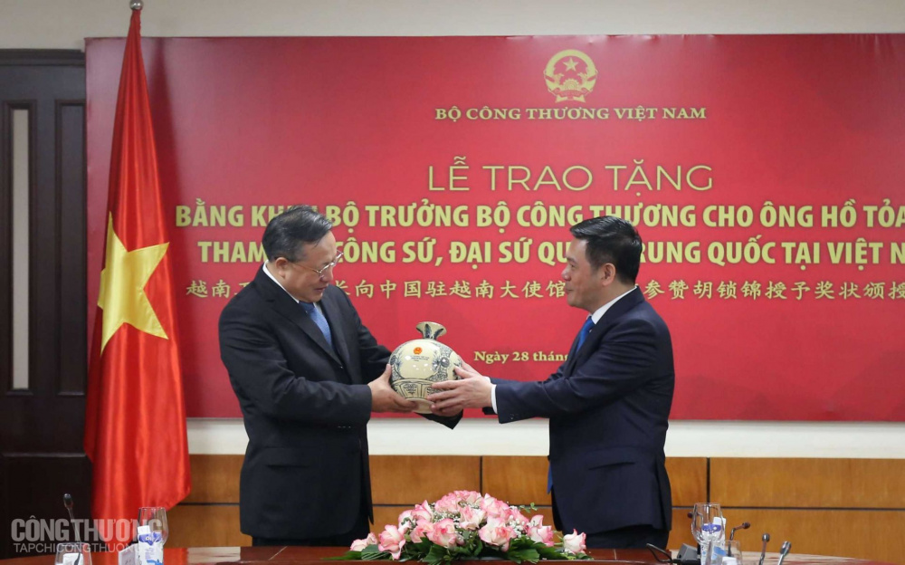 Trao tặng Bằng khen Bộ trưởng Cwin63 sân chơi đỉnh cao