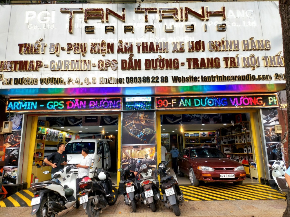 Tiếp tục kiểm tra, phát hiện nhiều linh, phụ kiện ô tô nổi tiếng tại TP. HCM