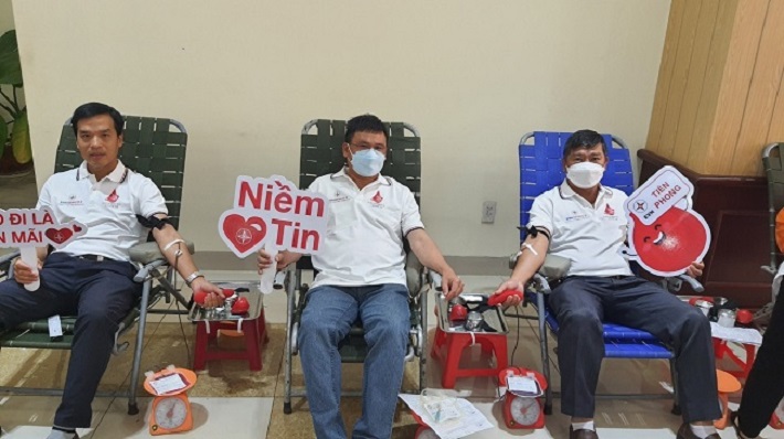 CBCNV Công ty Thủy điện Buôn Kuốp tham gia hiến máu