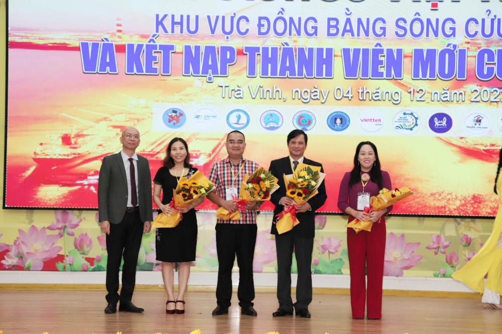 ra mắt logistics