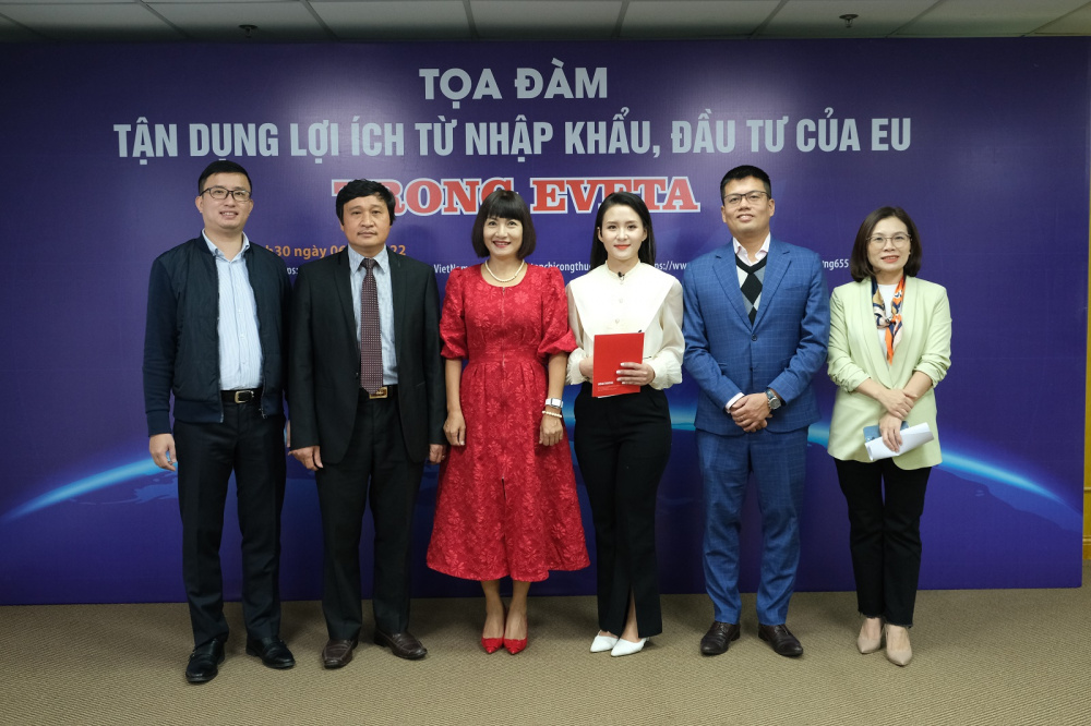 tập thể tọa đàm