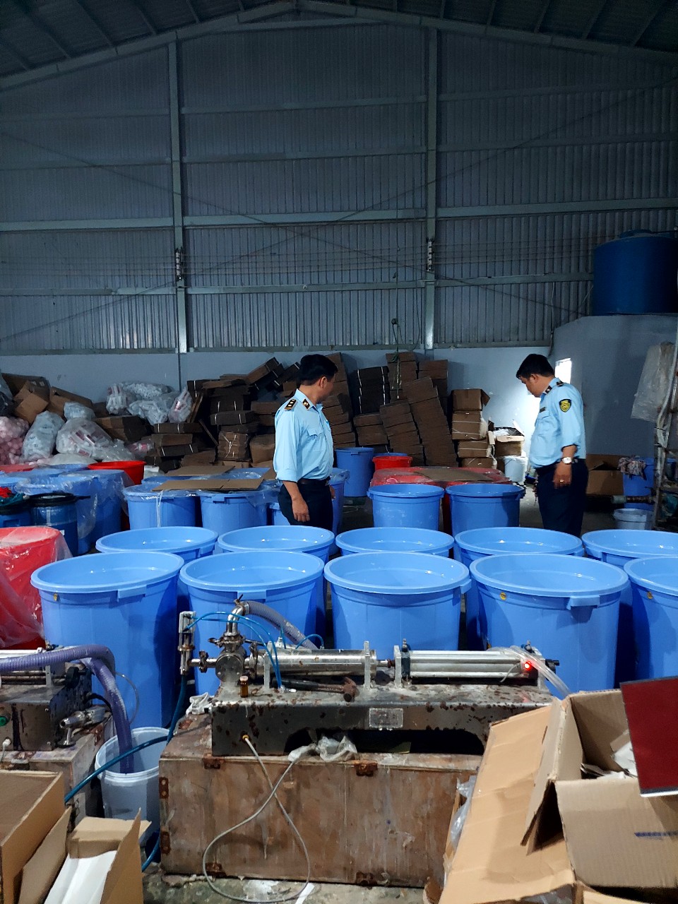 dầu gội và sữa tắm giả