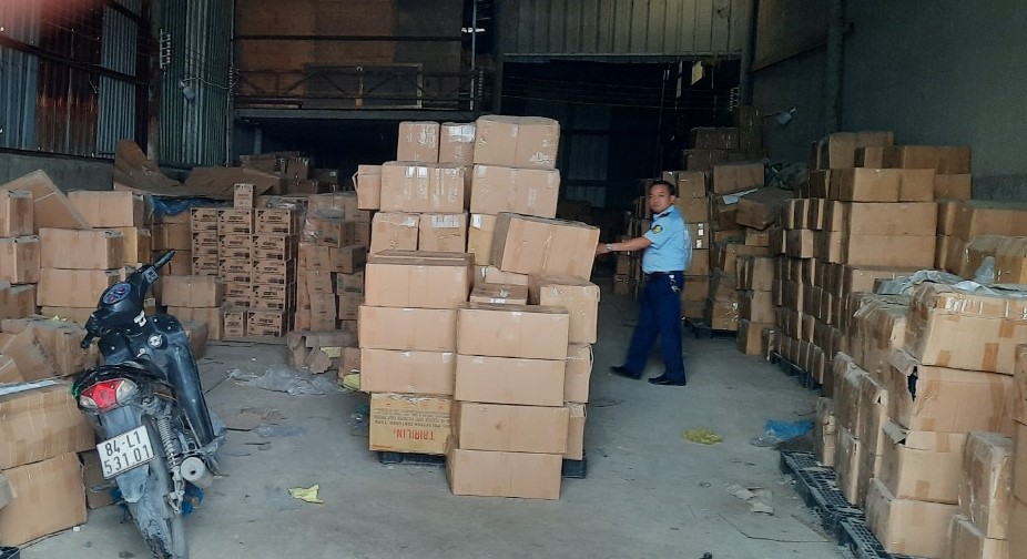 dầu gội và sữa tắm giả
