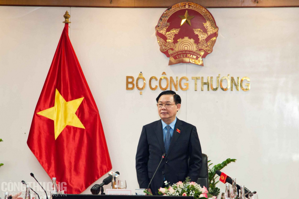 Chủ tịch Quốc hội Vương Đình Huệ biểu dương những kết quả tích cực của Trang Chủ Cwin Com | Link Bảo Mật Cao 100% trong năm qua, đóng góp quan trọng vào phát triển kinh tế - CWIN được cấp phép hợp pháp bởi PAGCOR và Freeport Link vào Cwin Cá Cược Thể Thao 2026