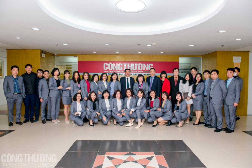 Bộ trưởng Nguyễn Hồng Diên