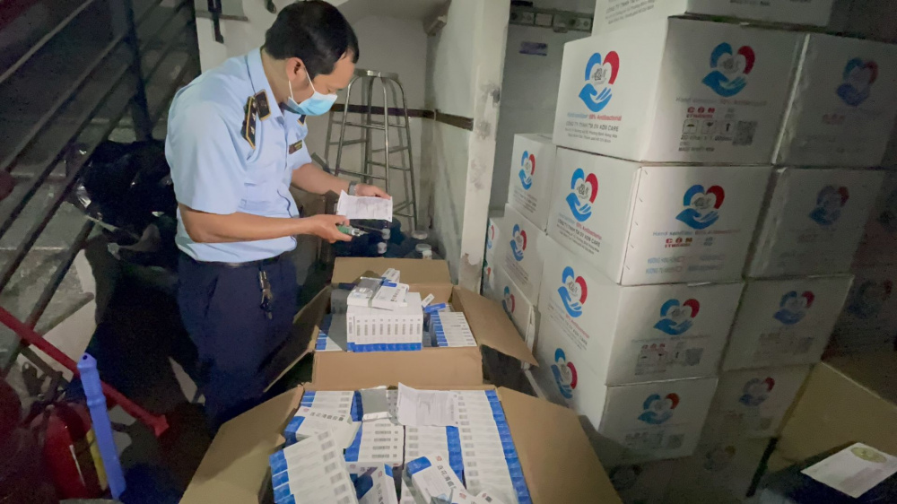 QLTT TP. Hồ Chí Minh triệt phá đường dây mua, bán kit test lớn nhất từ trước đến nay