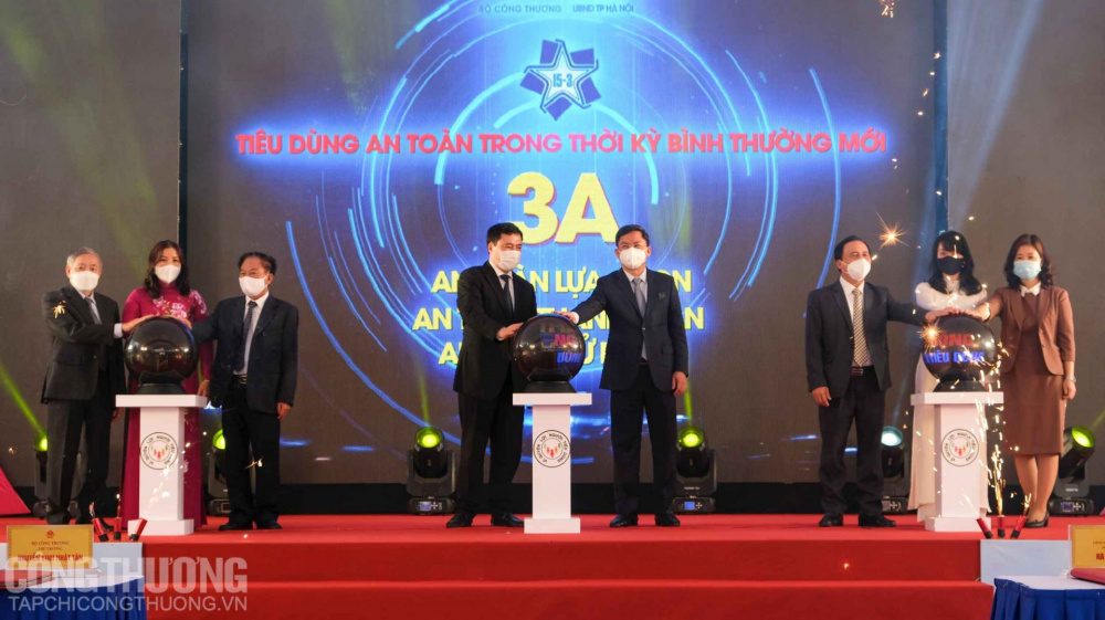 Các đại biểu nhấn nút phát động Ngày Quyền của Người M.Cwin800.com thể thao, casino live, bắn cá và slot nổ hũ Việt Nam năm 2022