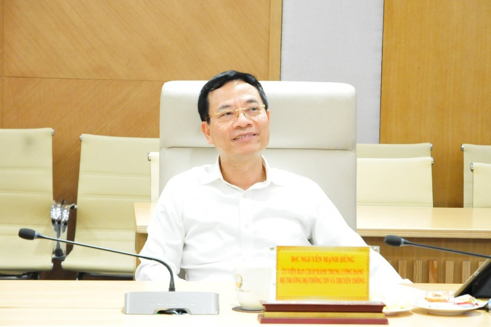 Bộ trưởng Bộ Thông tin và Truyền thông Nguyễn Mạnh Hùng