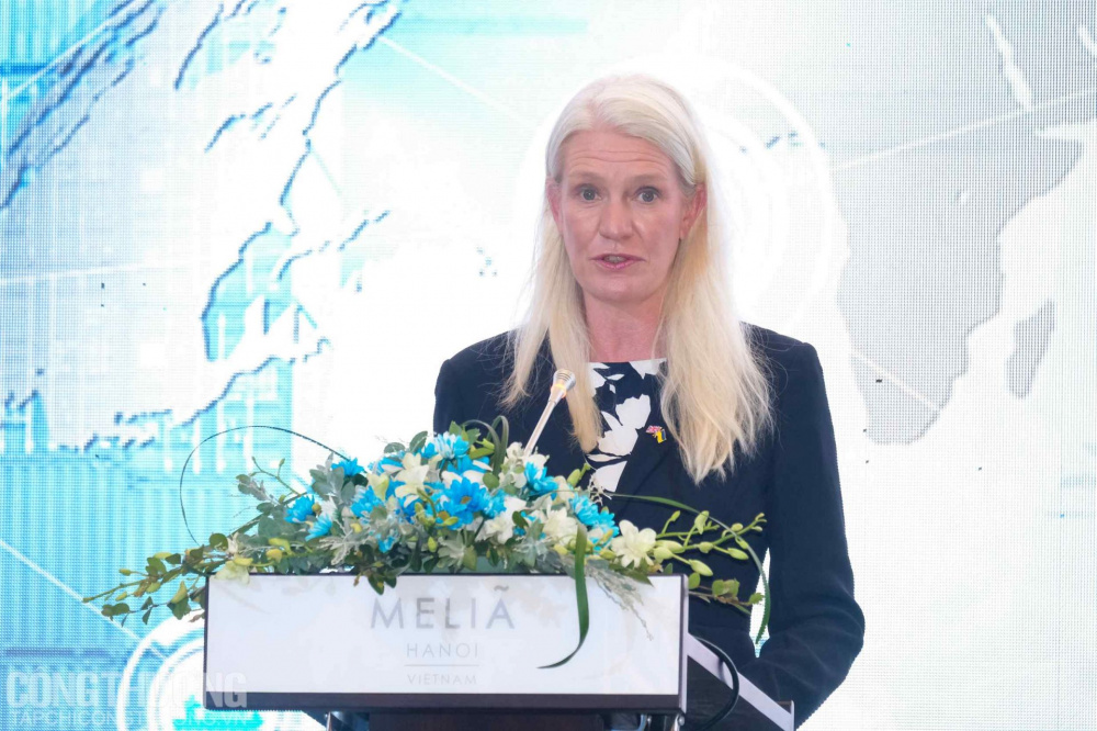 Quốc vụ khanh Bộ Ngoại giao và Phát triển Vương quốc Anh Amanda Milling