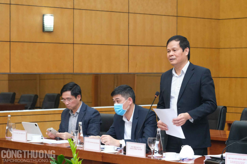 Đại diện các đơn vị thuộc Cwin63 sân chơi đỉnh cao trao đổi cụ thể hơn với lãnh đạo tỉnh Đắk Lắk về một số kiến nghị của địa phương