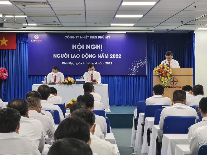 Ông Trần Hữu Thanh báo cáo tại Hội nghị