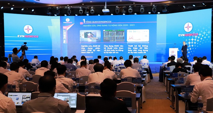 Lãnh đạo EVNGENCO3 báo cáo tham luận, giới thiệu sản phẩm tự động hóa tại Hội nghị