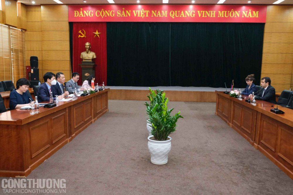 Thứ trưởng Đặng Hoàng An tiếp và làm việc với Đại sứ Đặc mệnh toàn quyền Cộng hòa Azerbaijan tại Việt Nam