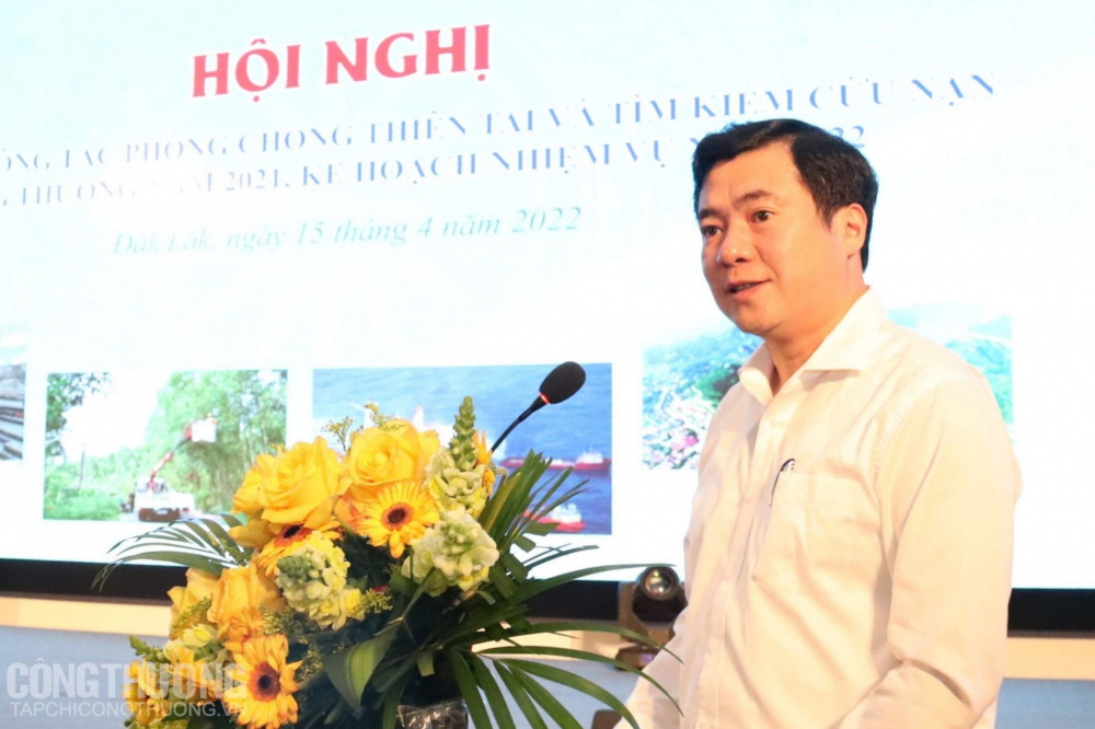 Thứ trưởng Nguyễn Sinh Nhật Tân