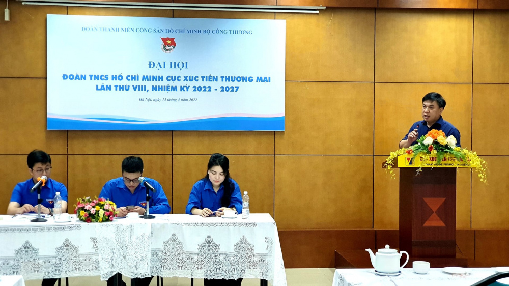 Đồng chí Lê Hoàng Tài - Phó Cục trưởng, Chủ tịch Công đoàn Cục Xúc tiến thương mại phát biểu tại Đại hội