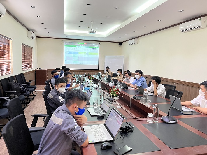 Kỹ sư RCM phối hợp cùng lực lượng vận hành NMĐ Vĩnh Tân 4  thực hiện phân tích RCM