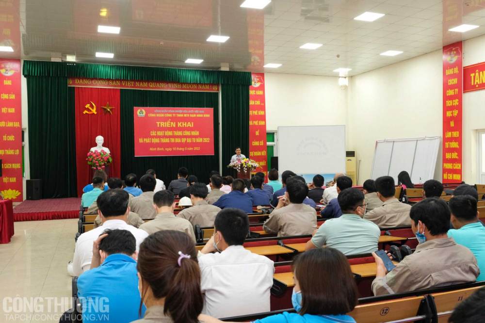 Đạm Ninh Bình triển khai Tháng Công nhân và phát động thi đua dịp đại tu năm 2022