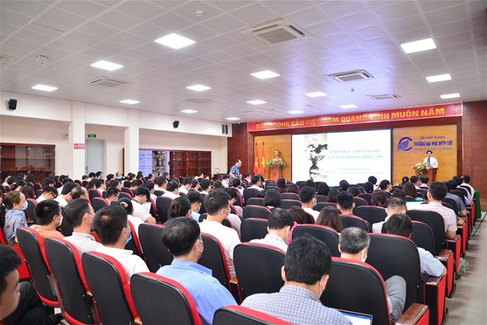 Quanh cảnh chương trình tập huấn.