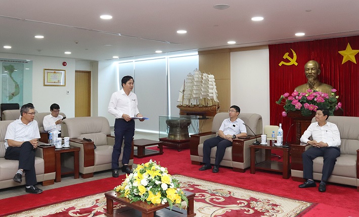 Ông Trương Hữu Thành - Giám đốc SPMB báo cáo tại buổi làm việc