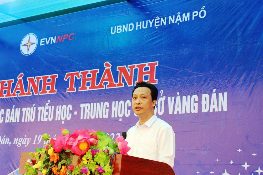 Mang con chữ về Vàng Đán