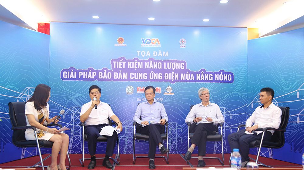 tọa đàm ''Tiết kiệm năng lượng - giải pháp đảm bảo nguồn cung ứng điện mùa nắng nóng''