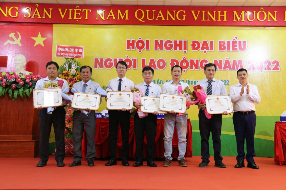 Ông Ngô Văn Đông, Tổng Giám đốc Công ty Cổ phần Phân bón Bình Điền khai mạc hội nghị