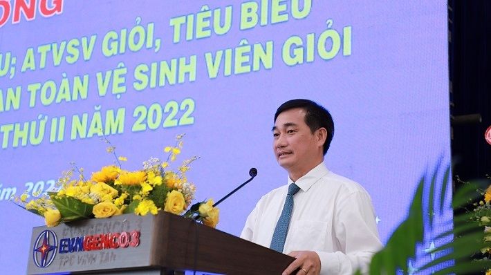 Ông Lê Văn Danh, Tổng Giám đốc EVNGENCO3 ghi nhận những đóng góp của CBCNV, NLĐ Tổng Công ty