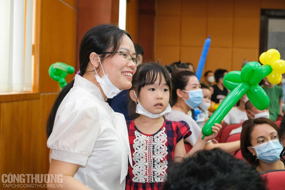 Trong vòng tay của bố mẹ thấy chương trình còn hay hơn nhiều lần nữa