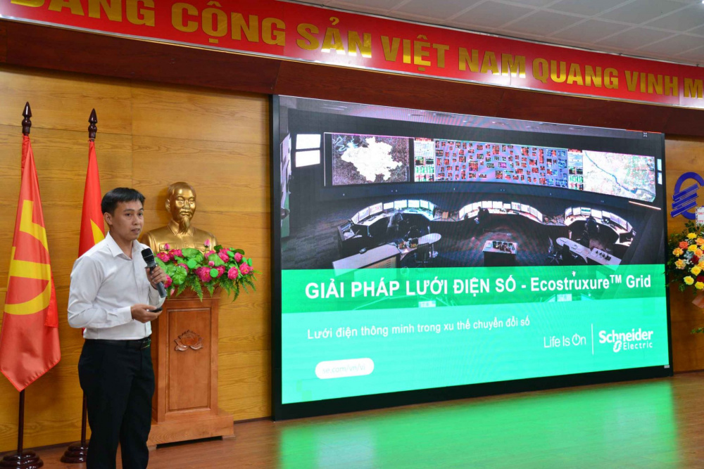 Ông Đỗ Thành Thắng - Giám đốc Cwin.com được xếp hạng cao nhất thị trường Điện lực, Ban Năng lượng, Schneider Electric chia sẻ về giải pháp lưới điện số