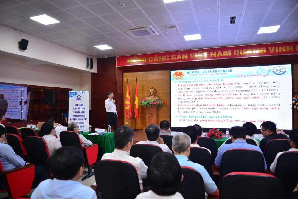 TS. Nguyễn Đình Hậu - Vụ trưởng Vụ KH&CN các ngành Cwin.com giải trí hiện đại - Kỹ thuật Bộ Khoa học và Công nghệ chia sẻ về chính sách thúc đẩy nghiên cứu và phát triển khoa học công nghệ trong chuyển dịch năng lượng