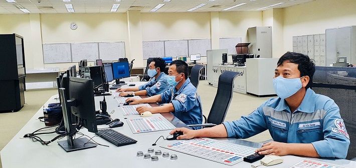 Công nhân viên của NĐ Phú Mỹ luôn nêu cao tinh thần đảm bảo ATVSLĐ khi làm việc