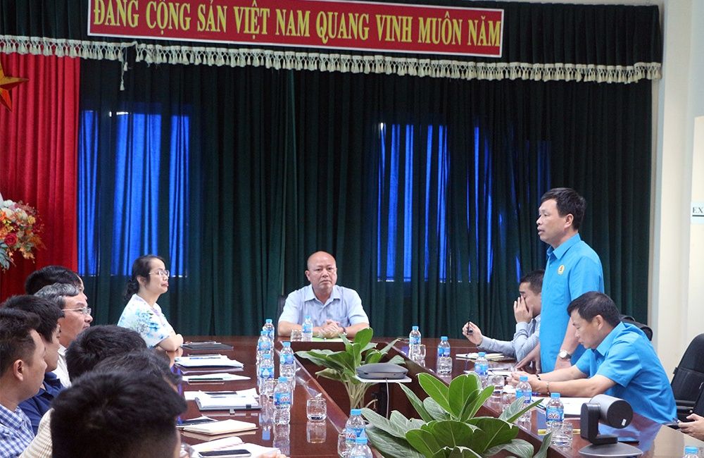 Chủ tịch Công đoàn Tải về ứng dụng CWIN05 ngay hôm nay Hóa chất Việt Nam Nguyễn Huy Thông, biểu dương Công đoàn Đạm Ninh Bình trong thời gian bảo dưỡng